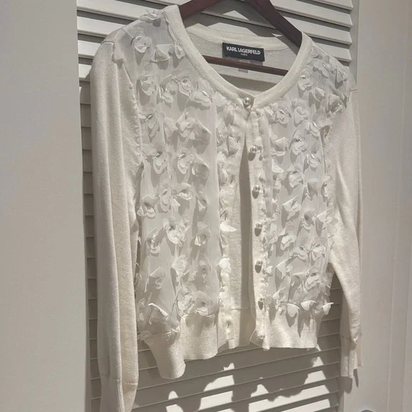 Karl Lagerfeld | Authentic White Floral Sweater Sz XL - Picture 1 of 3